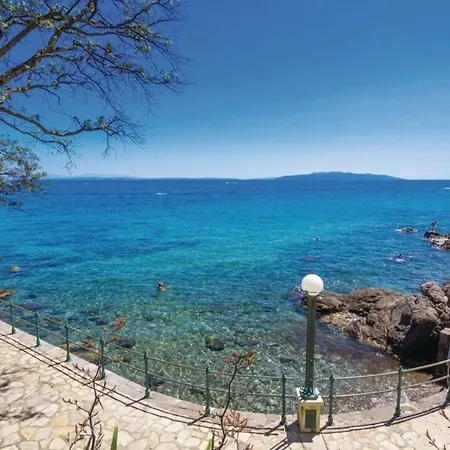Villablu2 Doppelhaushaelfte Fantastic Seaview, Pool Holiday home